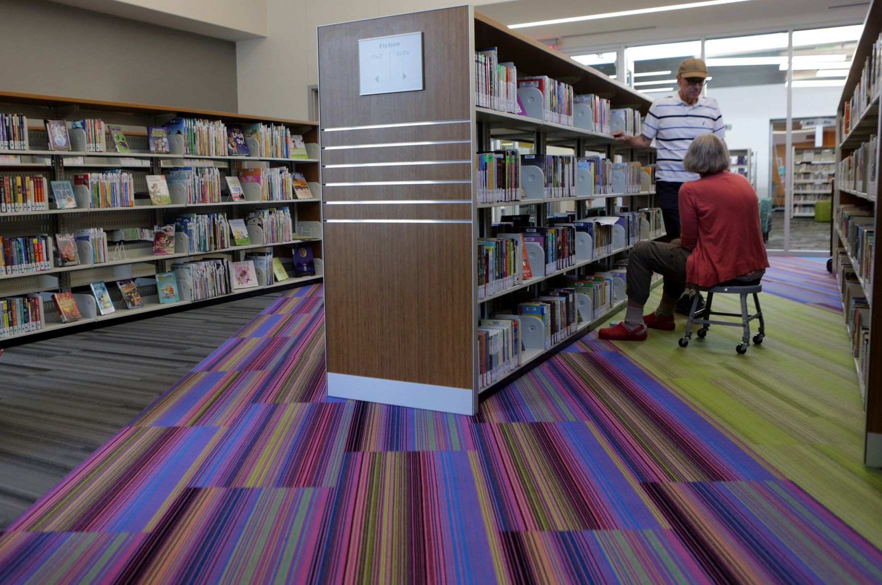 Mid-County branch of St. Louis County library reopens